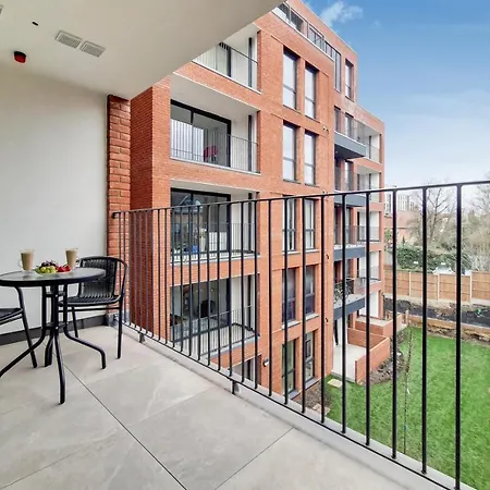 Luxury Harrow Wembley Apartment Exterior photo