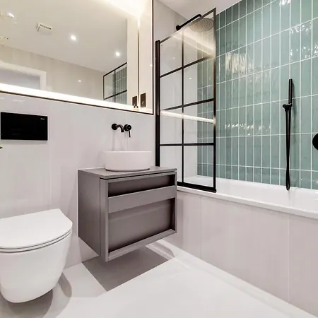 Luxury Harrow Wembley Apartment Exterior photo